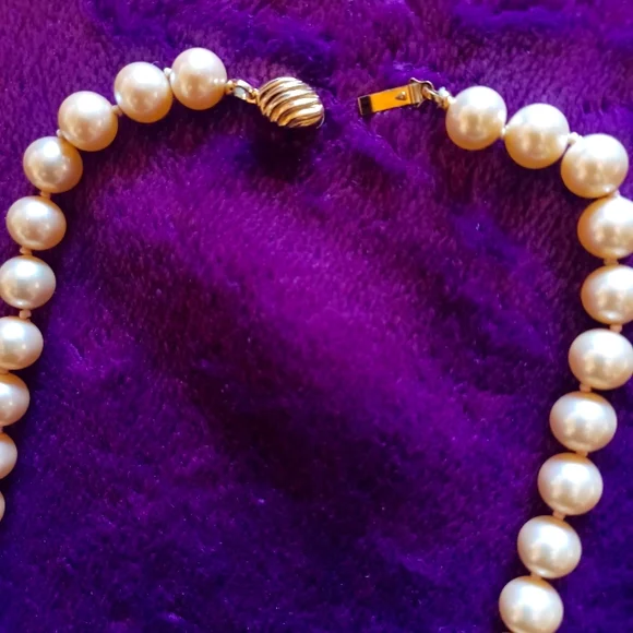 Vintage Marvella Champagne Color Faux Pearl Necklace 20 inch - Picture 4 of 5